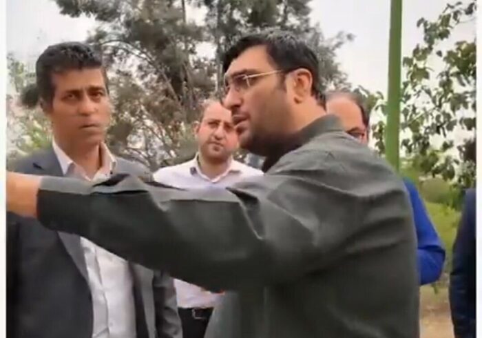شهردارِ سوپرمن، یا قهرمانِ نمایش؟/ ماجرای شهردار ۵۰ میلیونی/ «این‌که یک نفر به عنوان سوپرمن وسط بپرد دیگر کارایی ندارد»